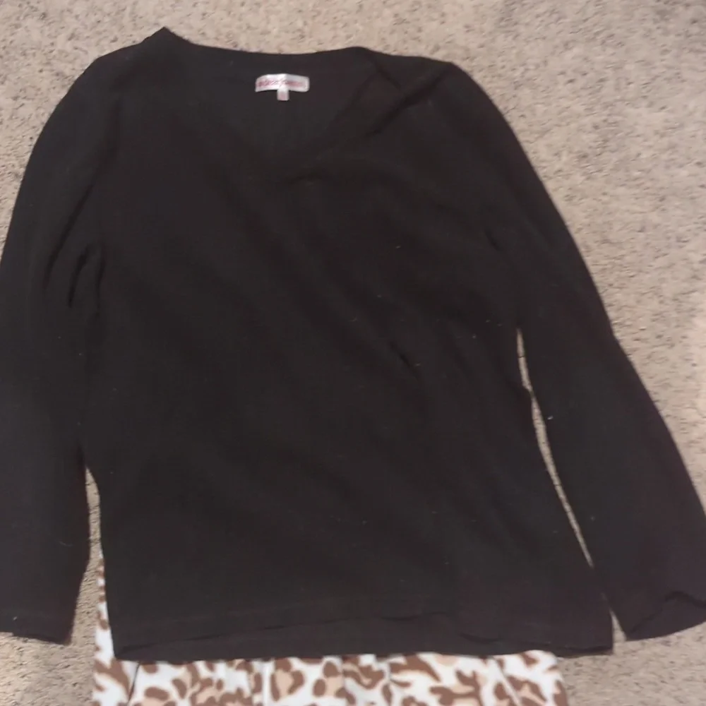 Dearfoams Black Top with Leopard Print Pajama Set - Picture 2 of 7